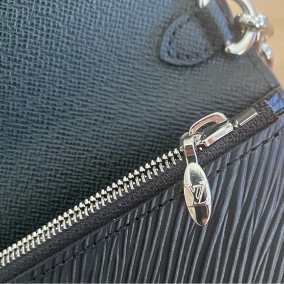 Louis Vuitton  Epi Twist Chain Wallet - Picture 2 of 12